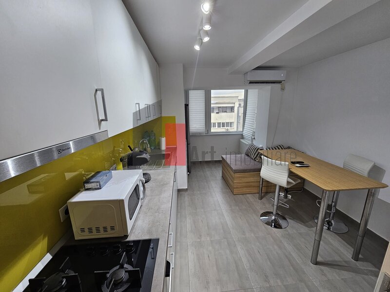 Unirii, Timpuri Noi metrou, garsoniera.